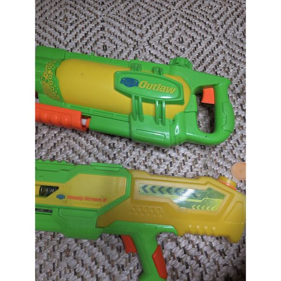 NEW Buzz Bee Toys Water Warriors Air Pressure Gun Water Blaster Outlaw - Picture 4 of 16